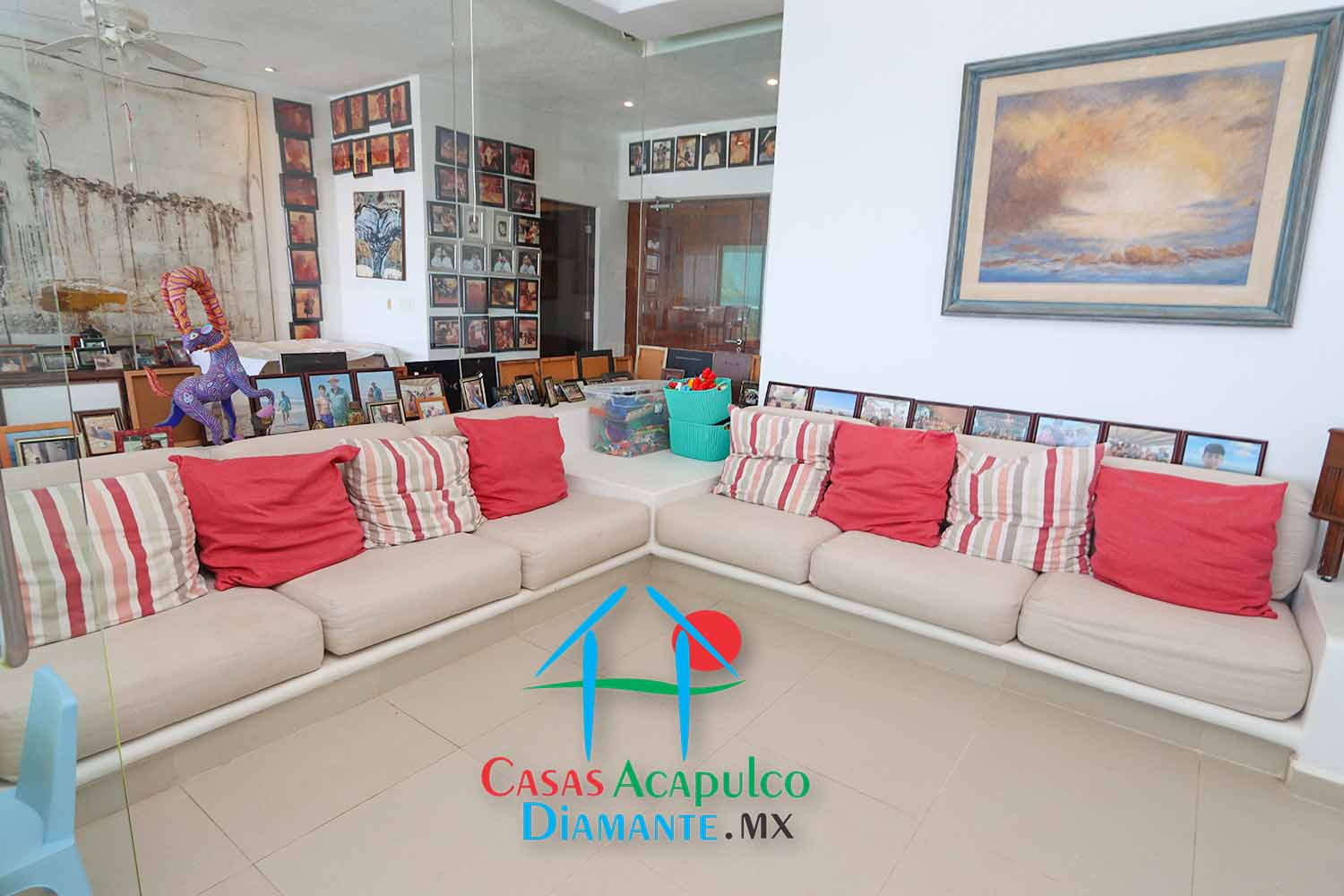 Dos Soles T2 PG - Sala de televisión 1